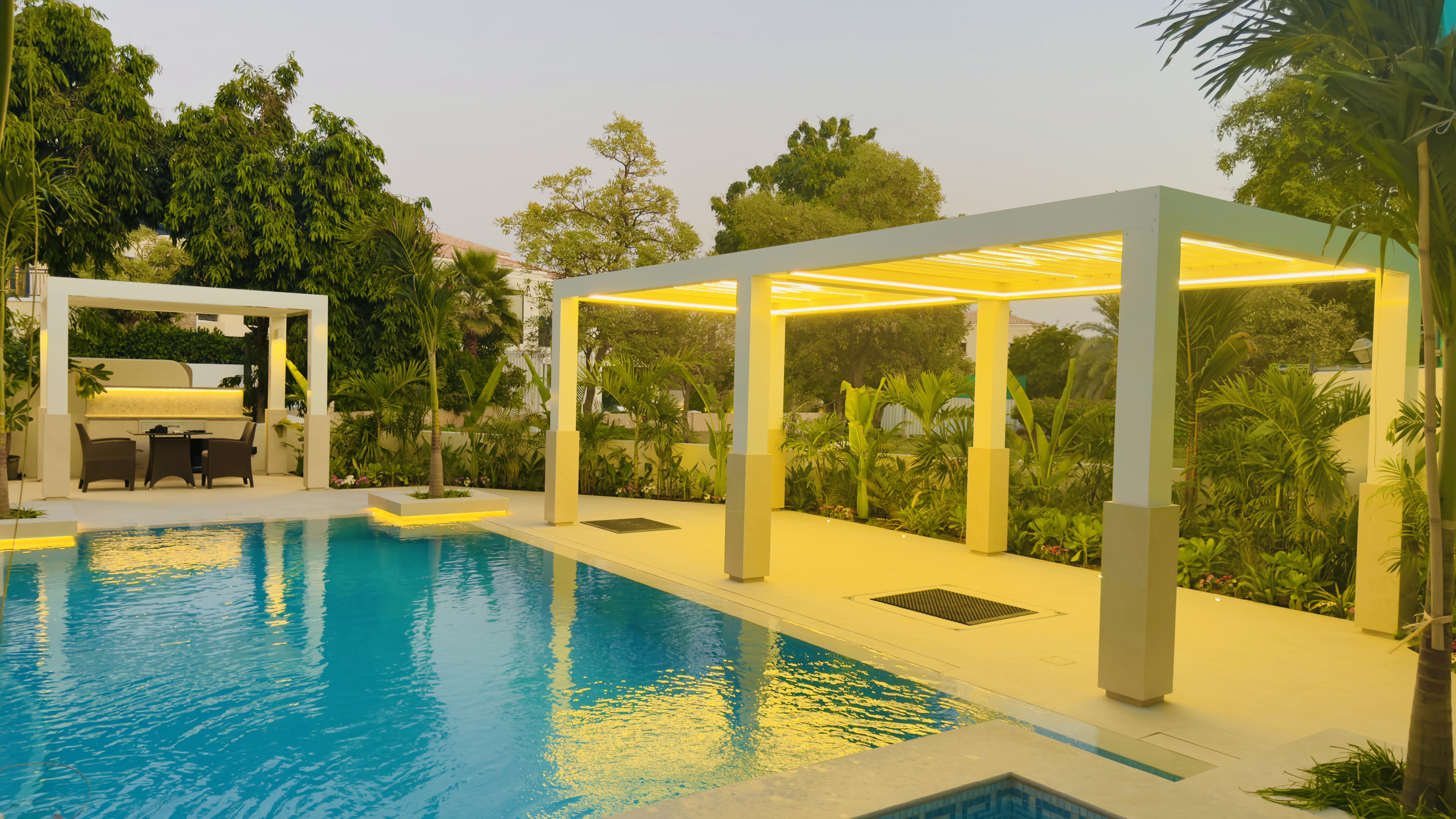 Luxury Aluminium Pergola Poolside UAE